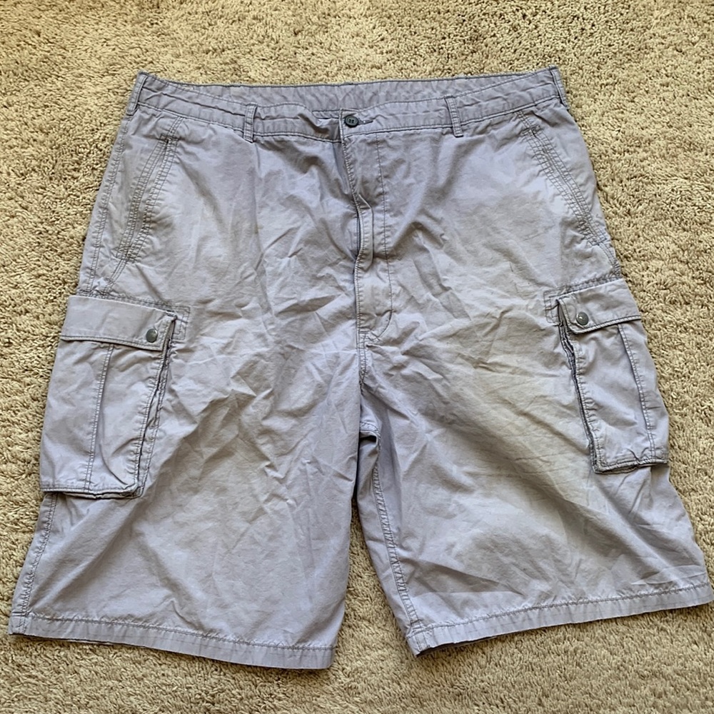 mens levi cargo shorts gray